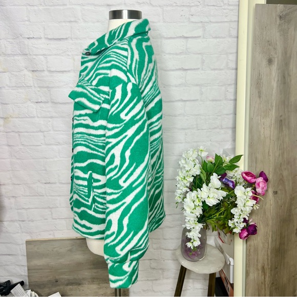 White & Green Zebra Shacket - Picture 9 of 14